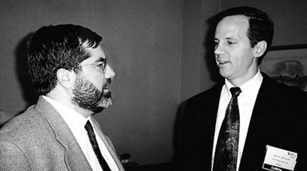 Pedro Hípola conversa con Mark Nelson, fundador y presidente de Ovid Technologies