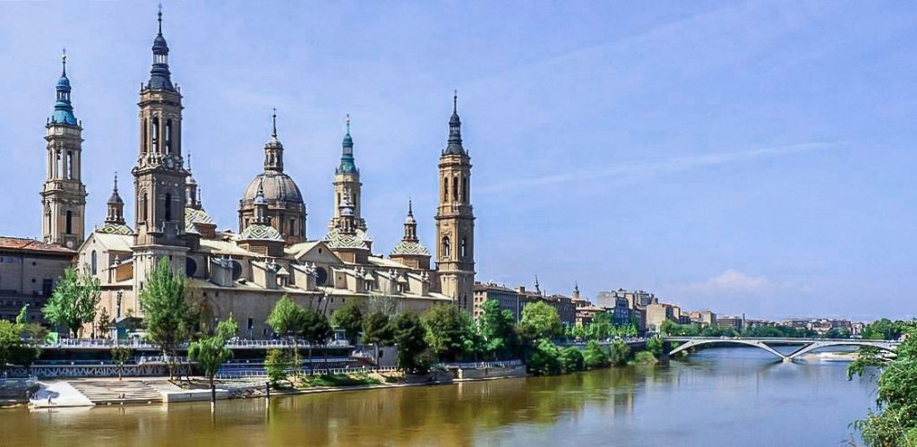 Zaragoza. Basílica del Pilar y río Ebro